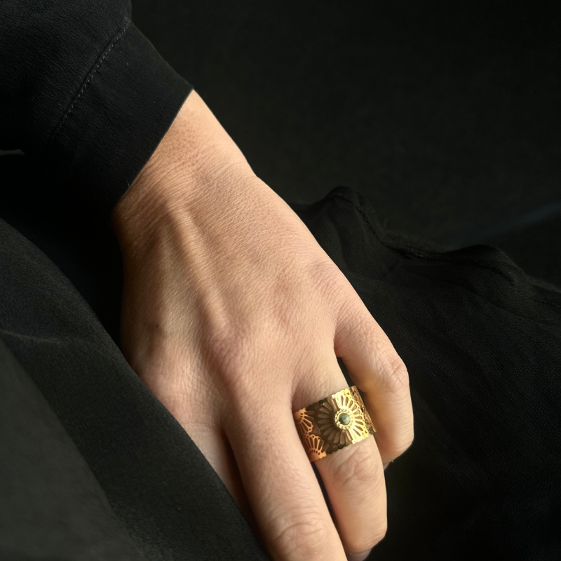 ANELLO REGOLABILE INTAGLIATO